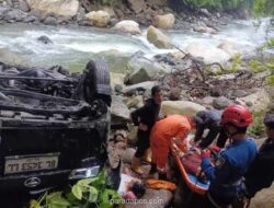 Mobil Travel Terperosok ke Jurang di Lembah Anai, Tujuh Orang Luka-luka