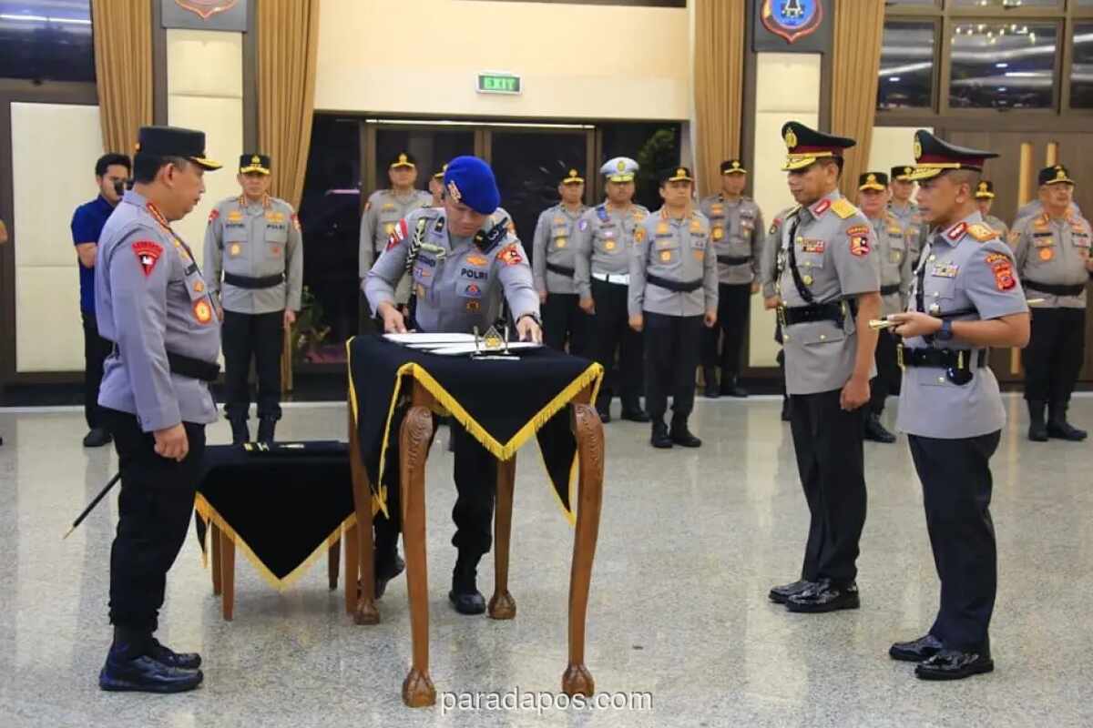 108 Perwira Polri Dimutasi, Tiga Perwira Digeser ke Divisi Hukum