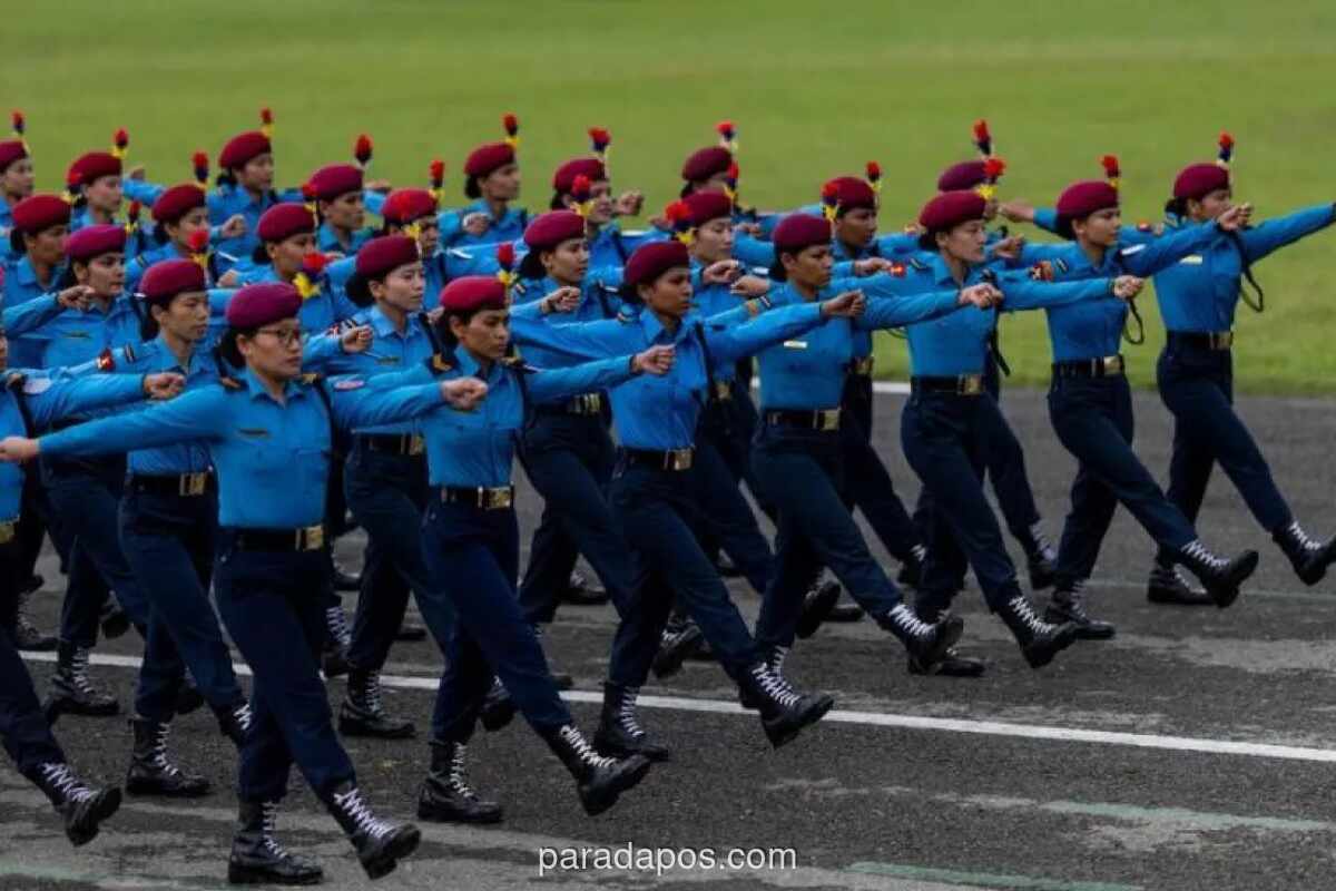 Nepati Peringati 19 Tahun Hari Republik dengan Parade Militer di Kathmandu