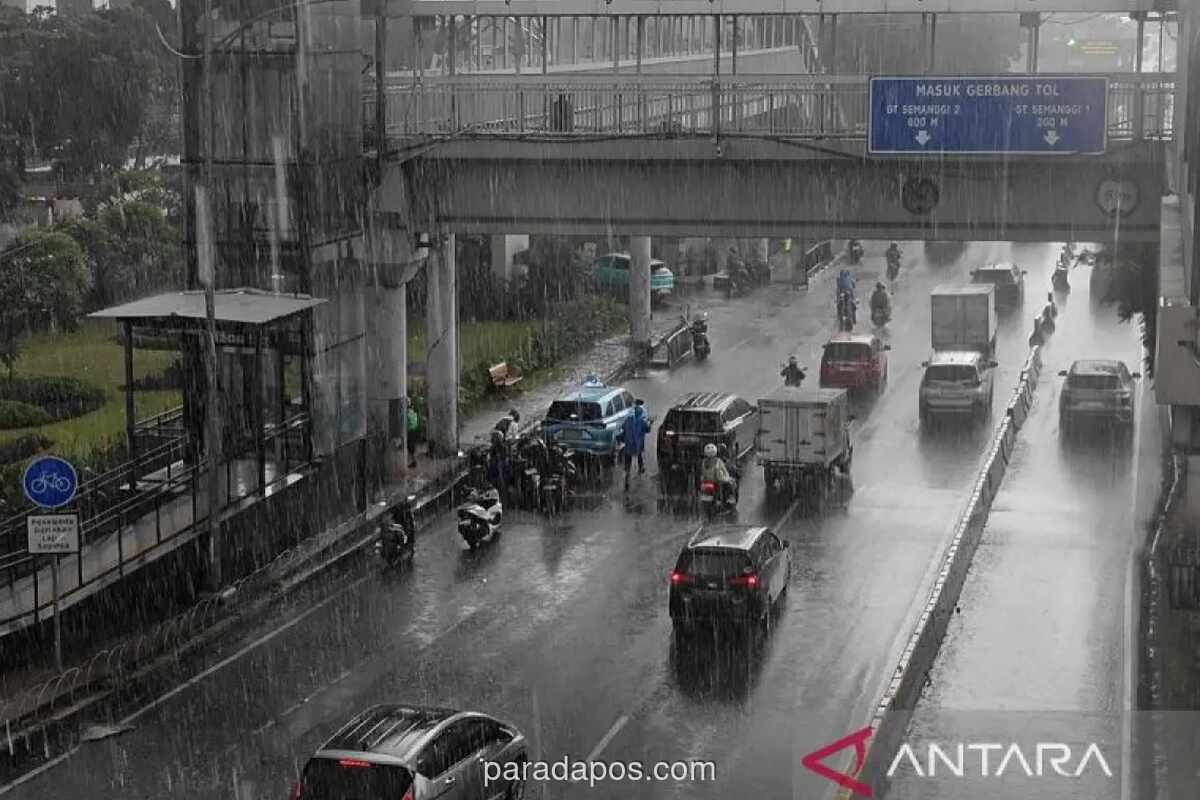BMKG Deteksi Siklon Tropis Algupit, Picu Hujan Lebat di Sejumlah Wilayah Indonesia