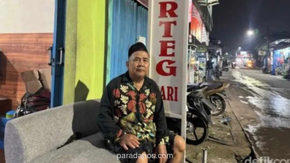 Kebakaran Gudang Limbah Tekstil di Cikarang Barat, Warteg Bubarkan Pelanggan Demi Keselamatan