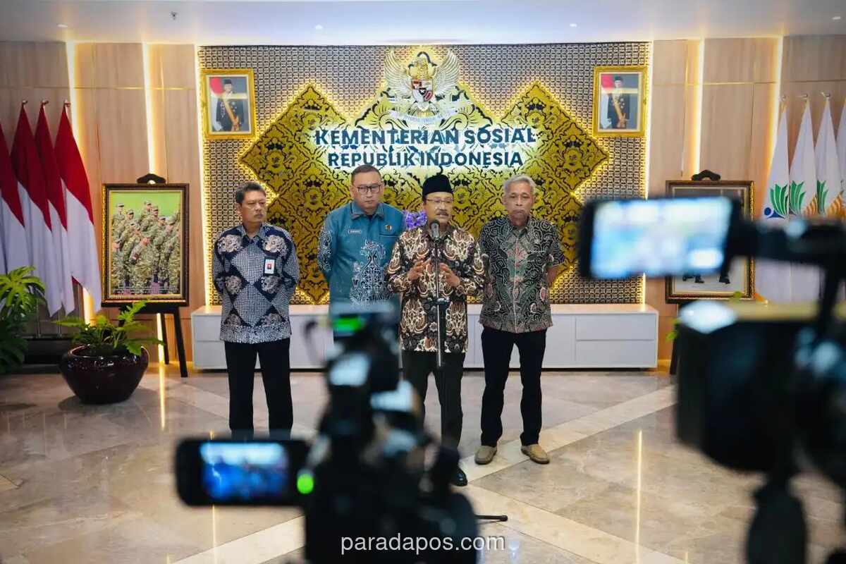Mensos Bentuk Tim Khusus Usut Isu Pengadaan Sepatu dan Seragam Sekolah Rakyat