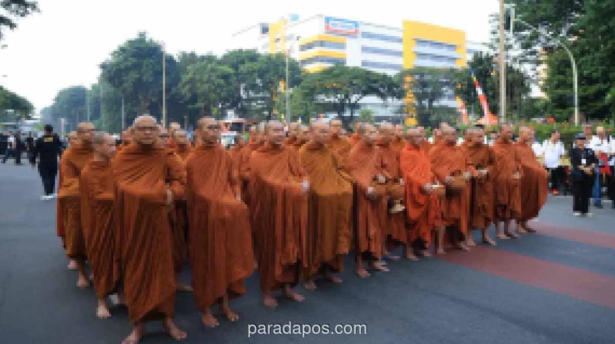 Gema Waisak 2026 di Kemayoran: 78 Bhikkhu dan Ribuan Umat Buddha Ikuti Prosesi Pindapata