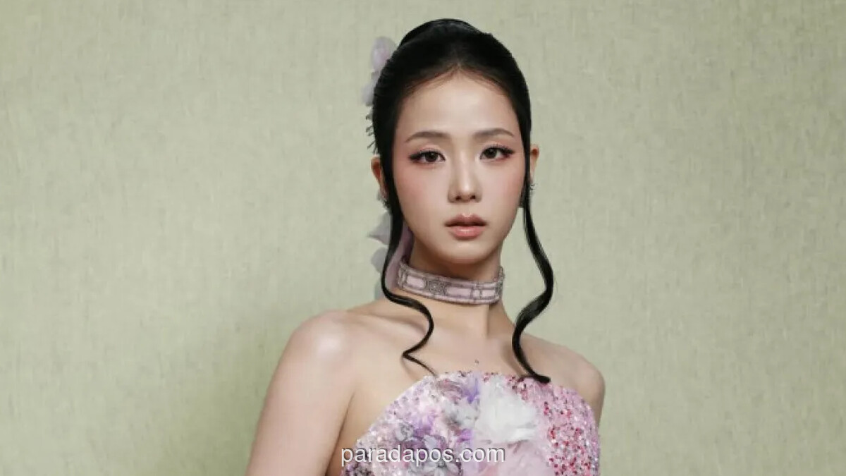Jisoo Tampil Perdana di Met Gala 2026, Desainer Belgia Tuding Idolanya Tak Kembalikan Busana Pinjaman