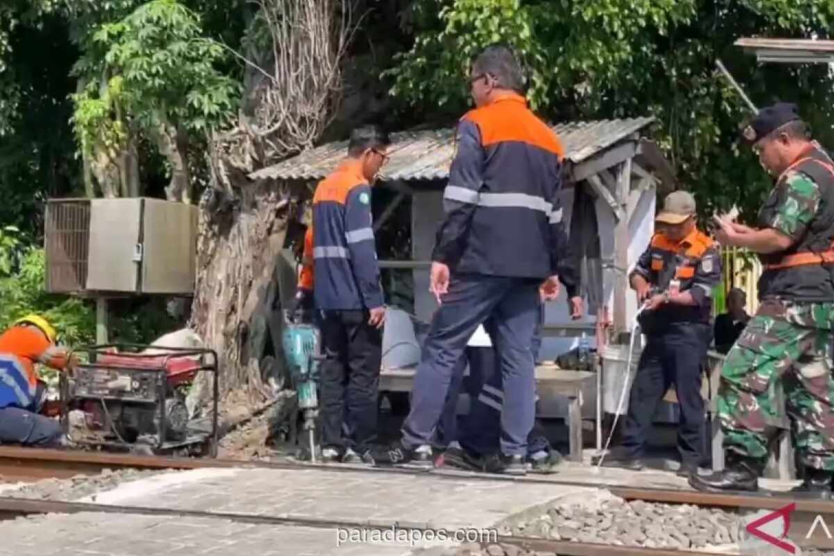 PT KAI Tutup Dua Perlintasan Liar di Tebet-Cawang Demi Cegah Kecelakaan