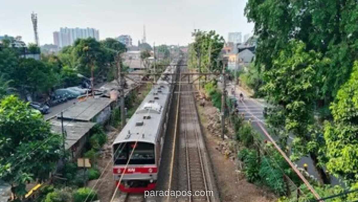 Gangguan Lokomotif di Stasiun Pasar Senen, KRL Cikarang Line Alami Rekayasa Perjalanan