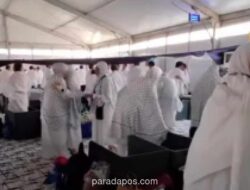 Jemaah Haji ESQ Tours Haru Saling Bermaafan Usai Wukuf di Arafah