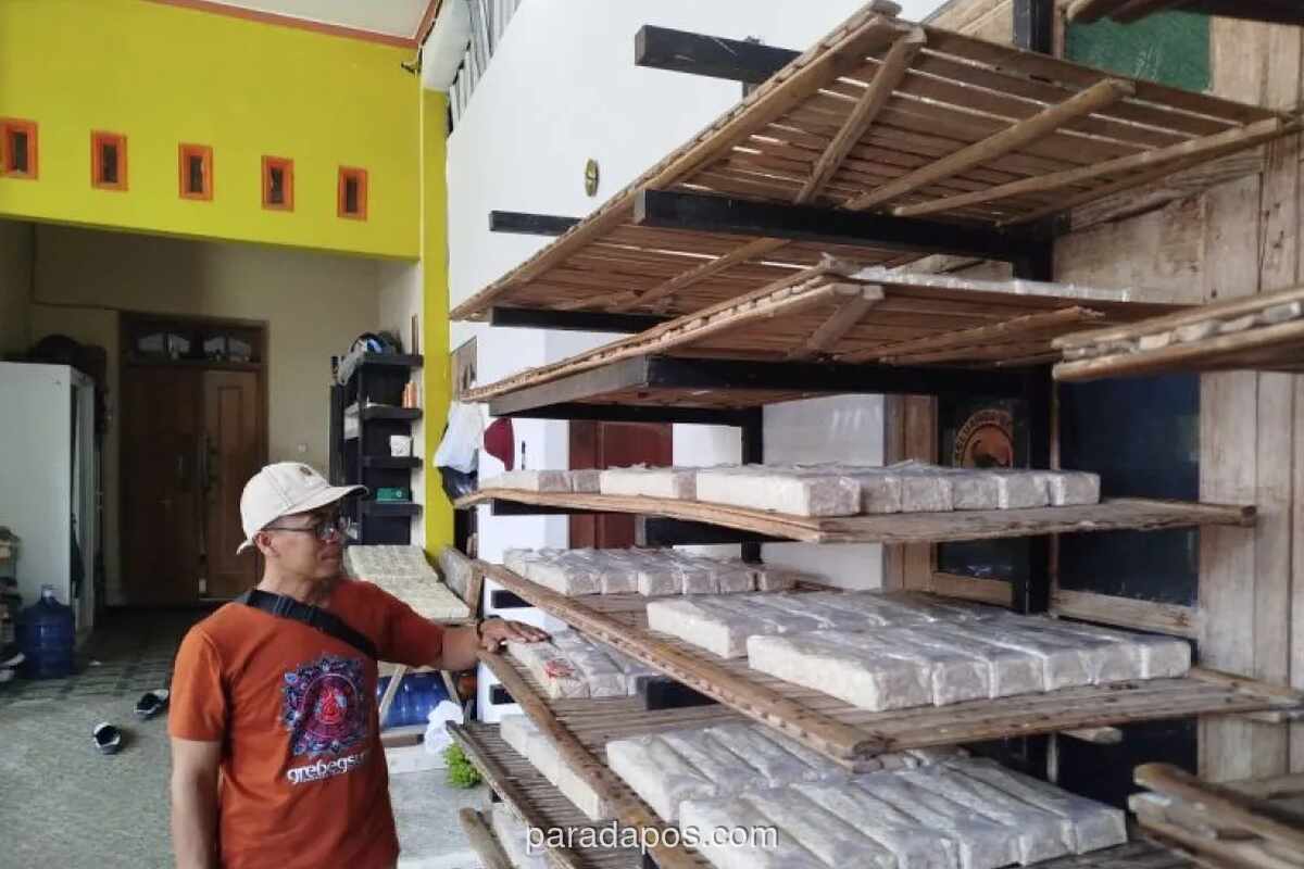 Harga Kedelai Melonjak, Perajin Tempe di Ponorogo Kecilkan Ukuran Produk demi Bertahan