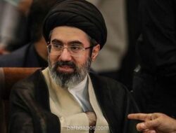 Pemimpin Tertinggi Iran Ancam Serang Pangkalan Militer AS di Timur Tengah