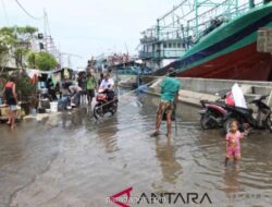 Status Siaga 1 Ditetapkan di Pintu Air Angke Hulu, Warga Bantaran Sungai Diminta Waspada Banjir