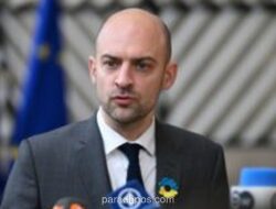 Prancis Ancam Pertahankan Sanksi ke Iran Selama Selat Hormuz Masih Diblokade