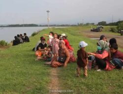 Peringatan 20 Tahun Lumpur Lapindo, Penyintas Gelar Ritual Sambang Buyut di Atas Tanggul