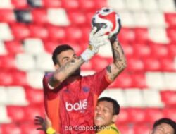 Arema FC Resmi Berpisah dengan Lucas Frigeri, Kiper Pahlawan di Final Piala Presiden 2024
