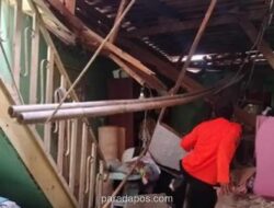 Rumah Warga Ambruk Imbas Hujan Deras di Bogor, Sekeluarga Mengungsi