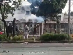 Dua Lubang Besar di Tembok Pembatas Rel Klender Diduga Jadi Akses Ilegal Pelaku Tawuran