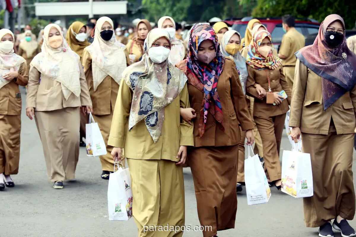 Prabowo: Gaji Rendah ASN, Guru, dan Aparat Hukum Akibat Kekayaan RI Mengalir ke Luar Negeri