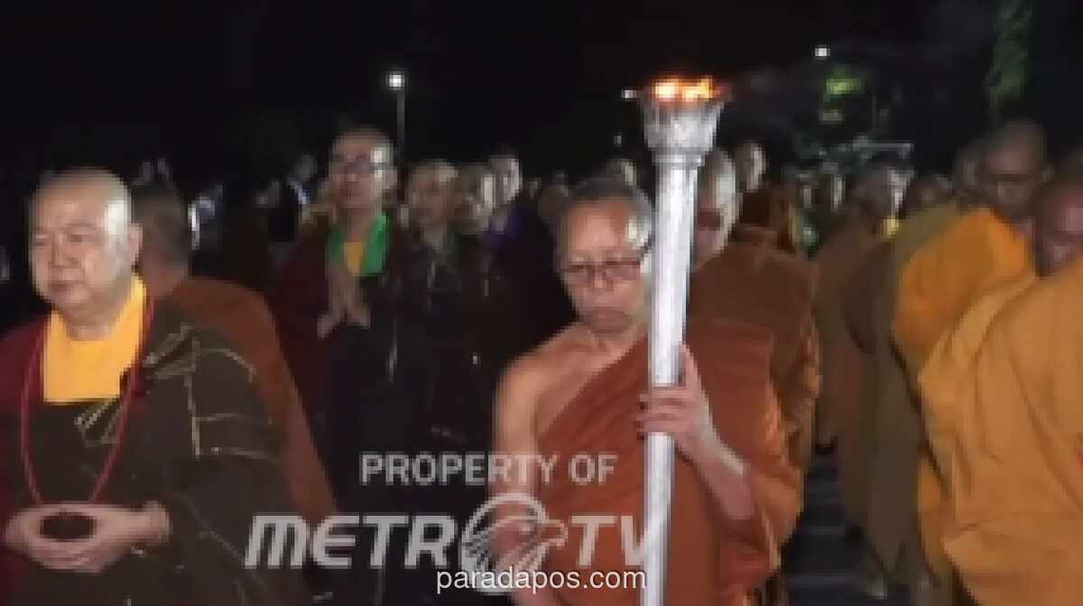 Api Suci Waisak dari Mrapen Tiba di Candi Mendut, Siap Dikirab ke Borobudur
