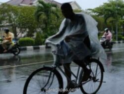 BMKG: Hujan Ringan Guyur Sebagian Besar Jakarta Senin Malam, Jaksel Intensitas Sedang