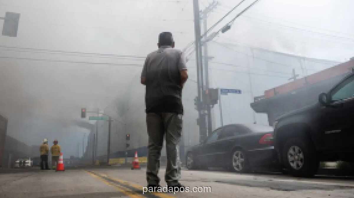 Gubernur California Tetapkan Status Darurat Akibat Kebakaran di Fasilitas Penyimpanan Makanan Beku Los Angeles