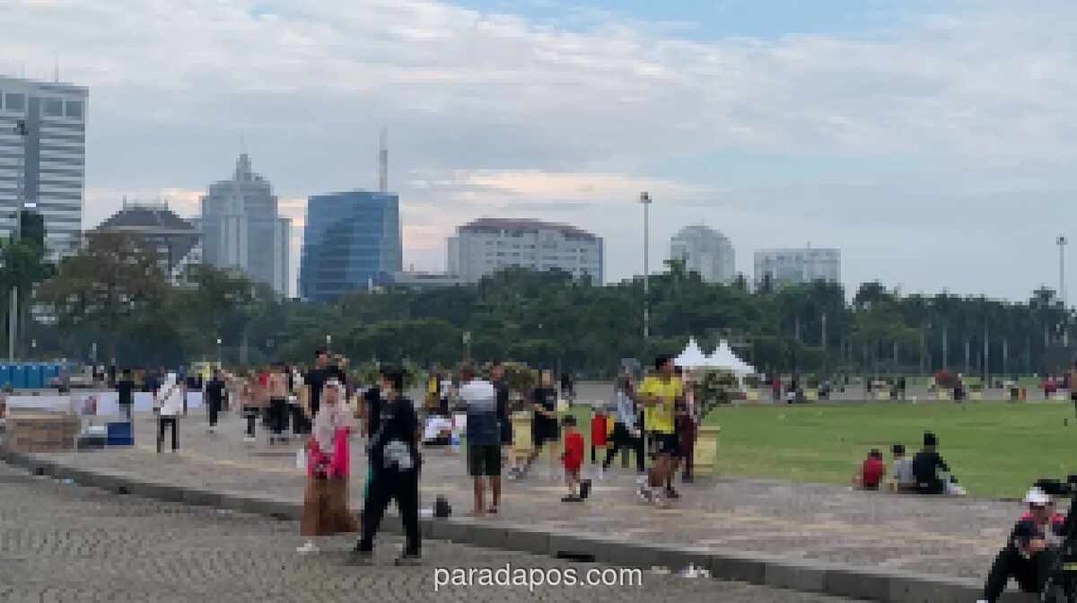 Monas Jadi Primadona Warga Jakarta Berolahraga saat CFD Ditiadakan