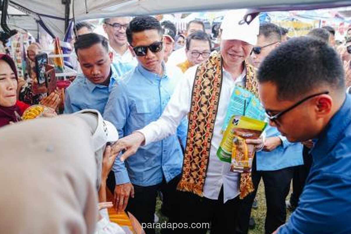 Jokowi Akhiri Blusukan di Lampung, Sambangi Pasar dan Reuni dengan Teman Kuliah
