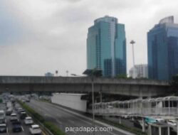 BMKG: Sebagian Jakarta Diguyur Hujan Ringan Siang hingga Malam, Suhu Capai 31 Derajat