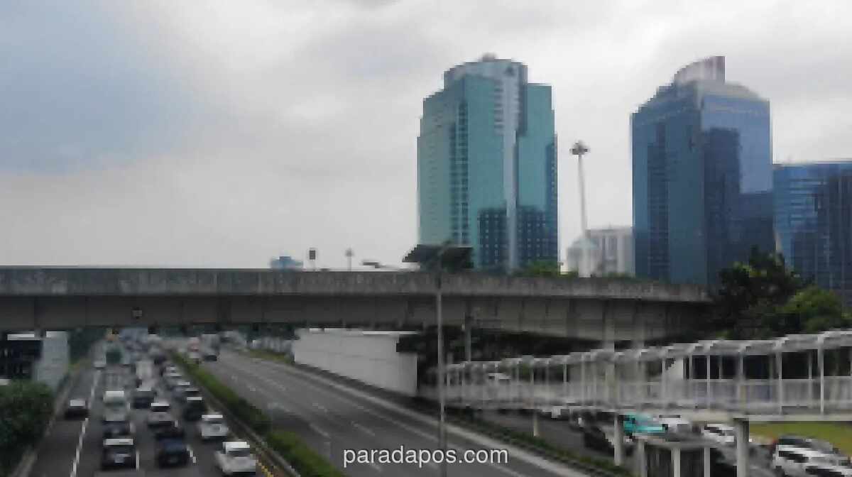 BMKG: Sebagian Jakarta Diguyur Hujan Ringan Siang hingga Malam, Suhu Capai 31 Derajat