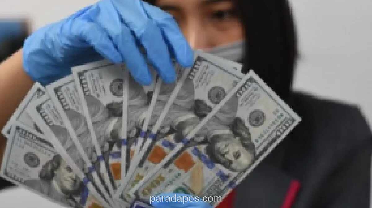 Dolar AS Melemah Tipis di Tengah Ketegangan Geopolitik dan Antisipasi Data Inflasi