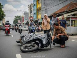 Mahasiswi Tewas Usai Motor Tertabrak Truk Gandeng di Jombang