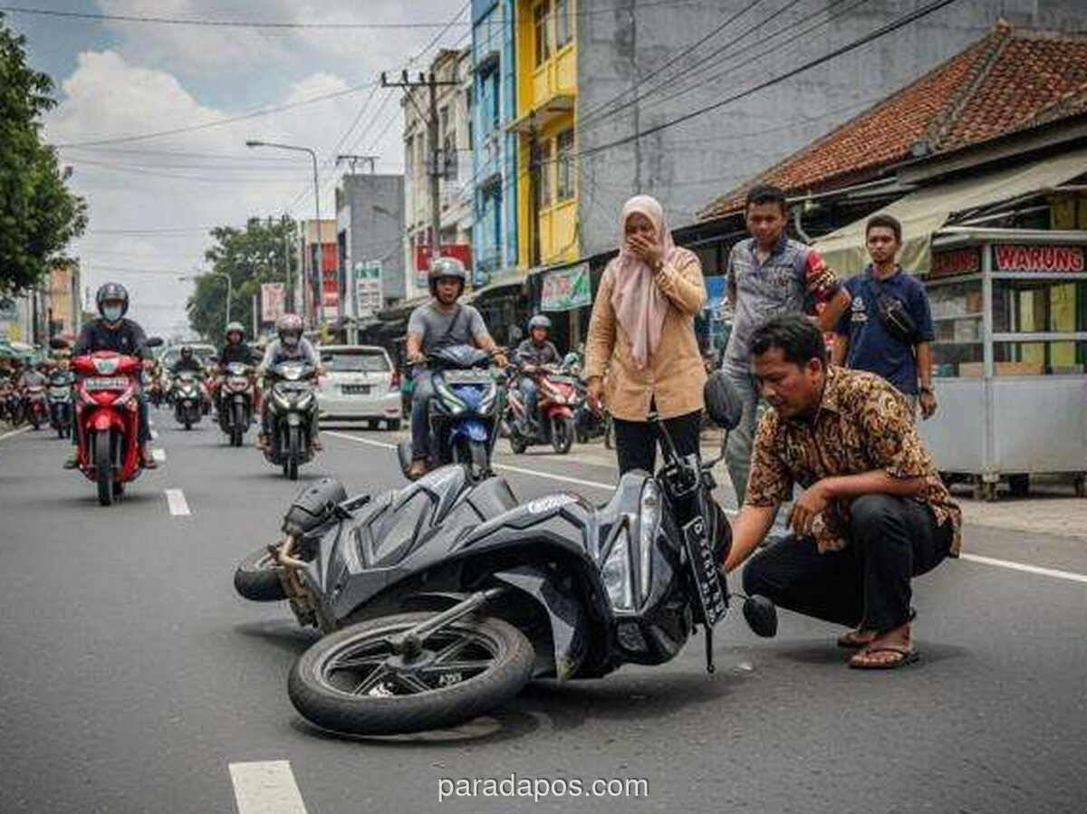 Mahasiswi Tewas Usai Motor Tertabrak Truk Gandeng di Jombang