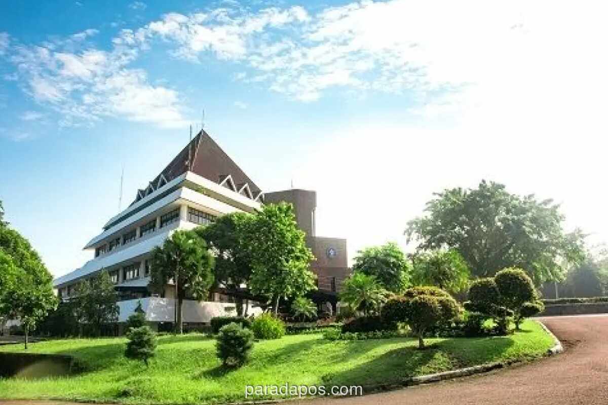 IPB University Buka Lowongan 9 Posisi, dari Staf HRD hingga Operator Pertanian