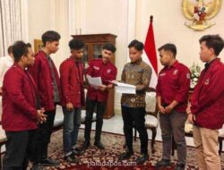Gibran Temui Langsung Mahasiswa Pendemo, Dialog hingga Salat Magrib Berjamaah