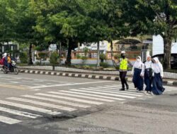Polri Ingatkan Sanksi Denda Rp500 Ribu bagi Pengendara yang Tak Prioritaskan Pejalan Kaki di Zebra Cross