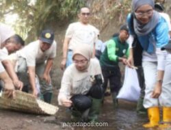 Wali Kota Kediri Turun Langsung Bersihkan Sungai Kedak yang Tercemar Sedang-Berat