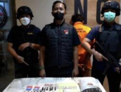 Polisi Bekuk Pengedar Narkoba di Cipayung, Gunakan Stiker ‘Sedot WC’ sebagai Kode Transaksi
