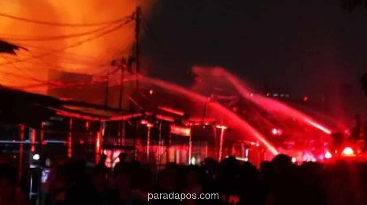 200 Personel Gabungan Dikerahkan Evakuasi Warga di Kebakaran Permukiman Padat Kemayoran