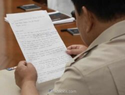 Presiden Prabowo Terima Surat Apresiasi dari Siswa SMK di Sorong atas Bantuan Perpustakaan, Toilet, dan Makan Bergizi Gratis