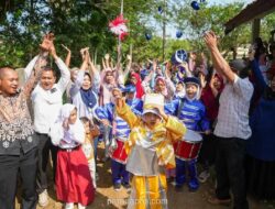 Presiden Prabowo Beri Bantuan Drumband ke SDN Tegalega Usai Video Alat Musik dari Barang Bekas Viral
