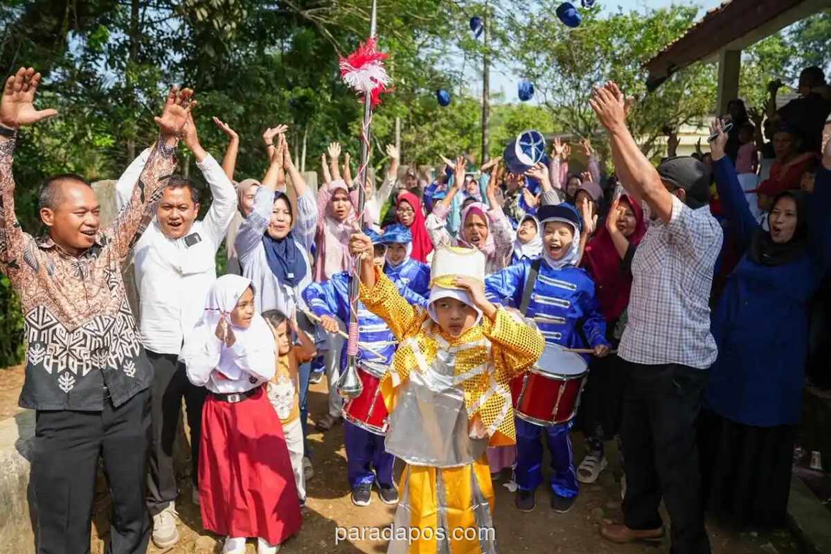 Presiden Prabowo Beri Bantuan Drumband ke SDN Tegalega Usai Video Alat Musik dari Barang Bekas Viral