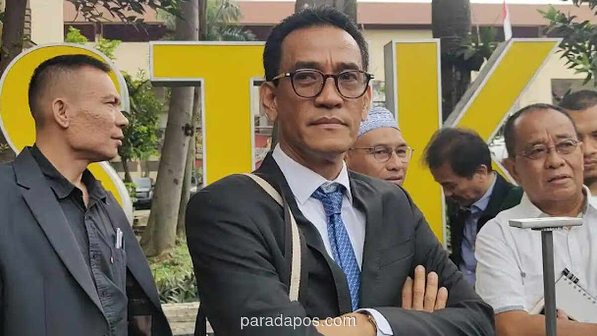 Penangkapan Roy Suryo dan Dokter Tifa Memanas, Kuasa Hukum Bentrok dengan Penyidik soal Pemaksaan Rompi Tahanan