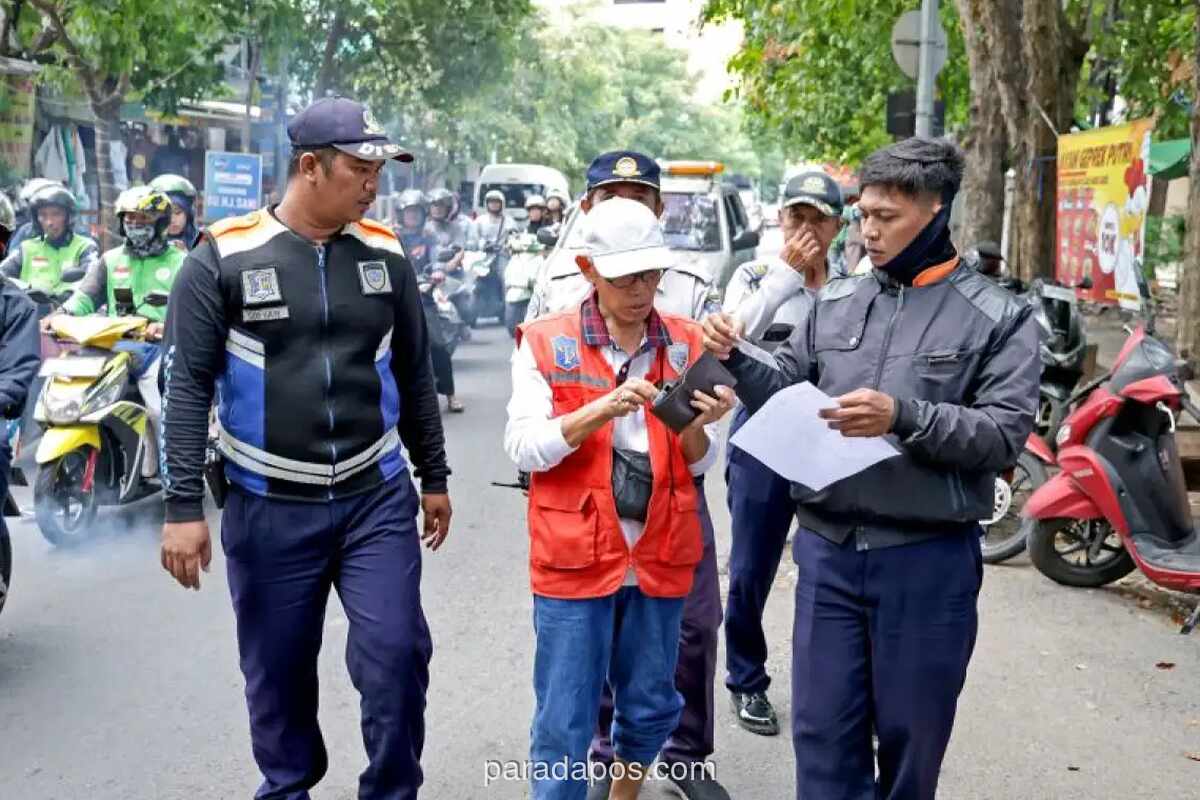 Digitalisasi Parkir Surabaya: 926 Petugas Gunakan QRIS, Pendapatan Daerah Naik 10 Persen
