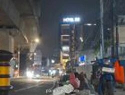 Misteri Sosok Pak Haji, Dermawan Malam yang Rutin Bagikan Uang ke Tuna Wisma Jakarta