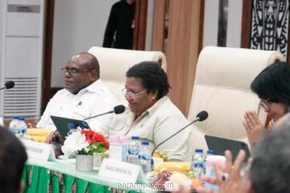 Wamendagri Dorong Percepatan Infrastruktur dan Pembiayaan APBN untuk Daerah Otonom Baru di Papua Tengah