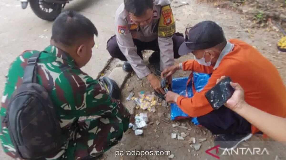 Warga dan Aparat Gabungan Gerebek Transaksi Obat Keras di BKT Pondok Kopi, Pelaku Kabur Tinggalkan Barang Bukti