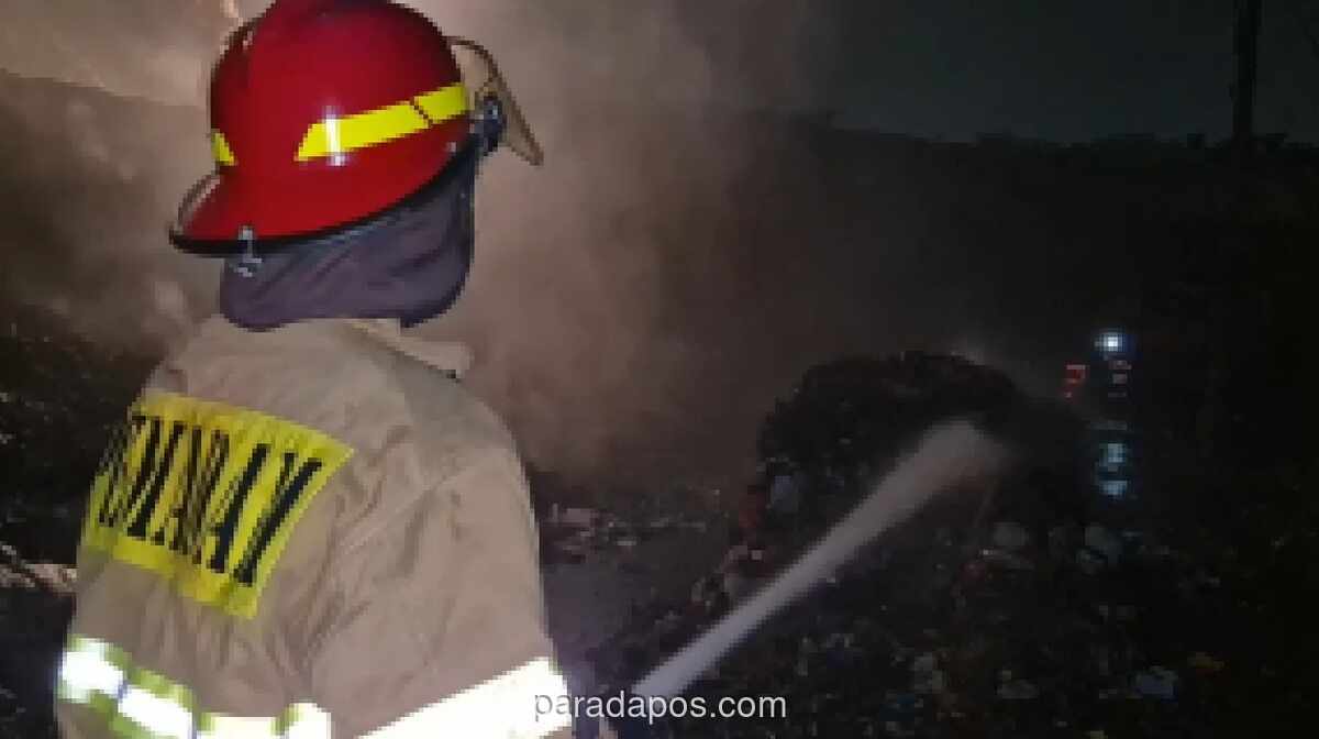 Kebakaran Landa Rumah di Kebayoran Baru, 29 Personel Damkar Dikerahkan