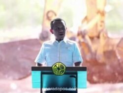 Bahlil Ledek Kacamata Hitam Nusron di Tengah Peresmian Proyek LNG Abadi Masela