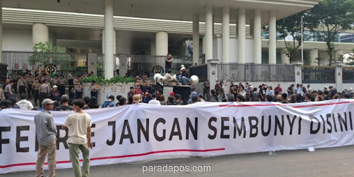 Unjuk Rasa di Kejagung Ricuh, Massa Desak Penangkapan Eks Jampidsus Febrie Adriansyah