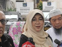 Sidang Perdana Kasus Dugaan Fitnah Ijazah Jokowi, Dokter Tifa Tolak Tawaran Damai