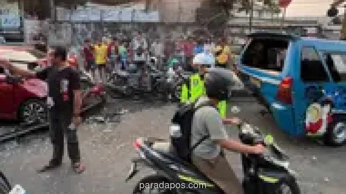 Kecelakaan Beruntun di Perlintasan Kereta Bogor Libatkan Enam Kendaraan, Satu Luka Ringan