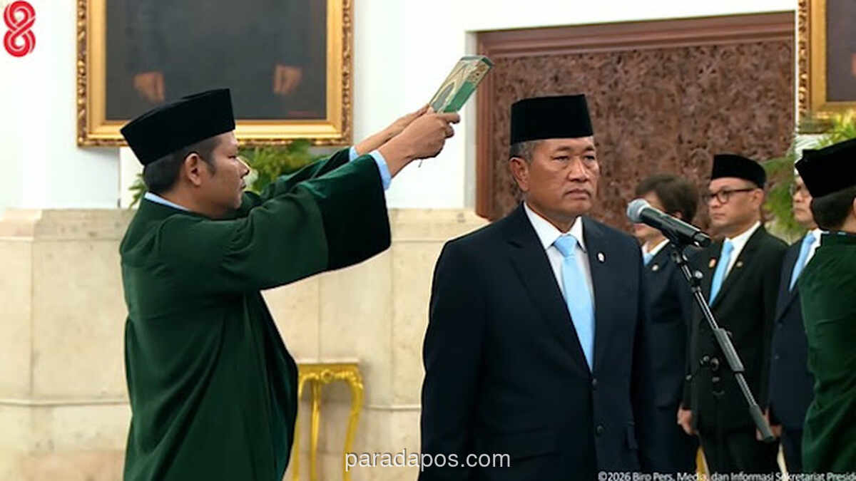 Presiden Prabowo Lantik Marsekal (Purn) Donny Ermawan Taufanto sebagai Gubernur Universitas Republik Indonesia